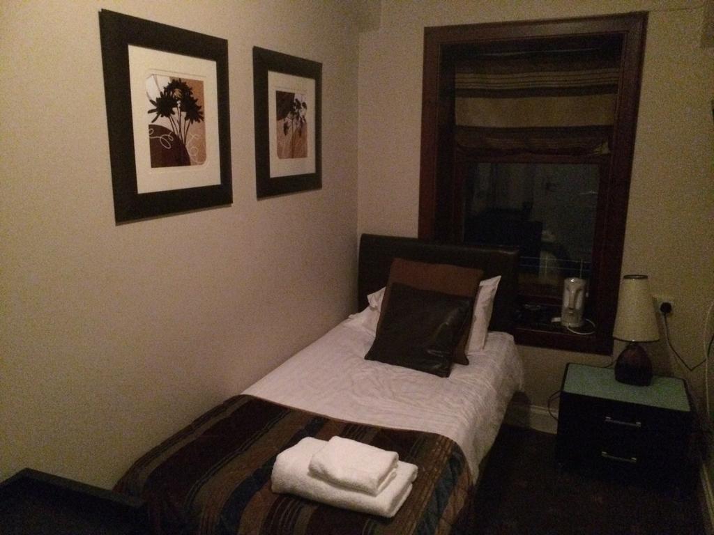 The Spinnaker Hotel غوروك المظهر الخارجي الصورة