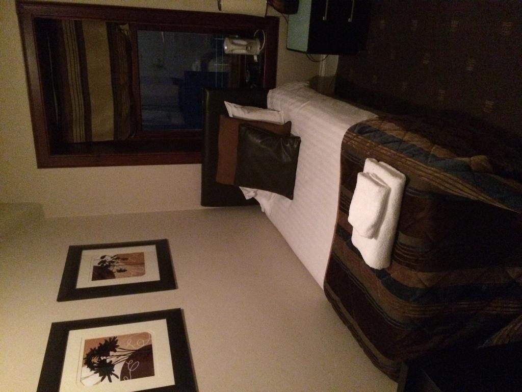 The Spinnaker Hotel غوروك الغرفة الصورة