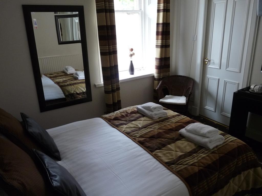 The Spinnaker Hotel غوروك الغرفة الصورة
